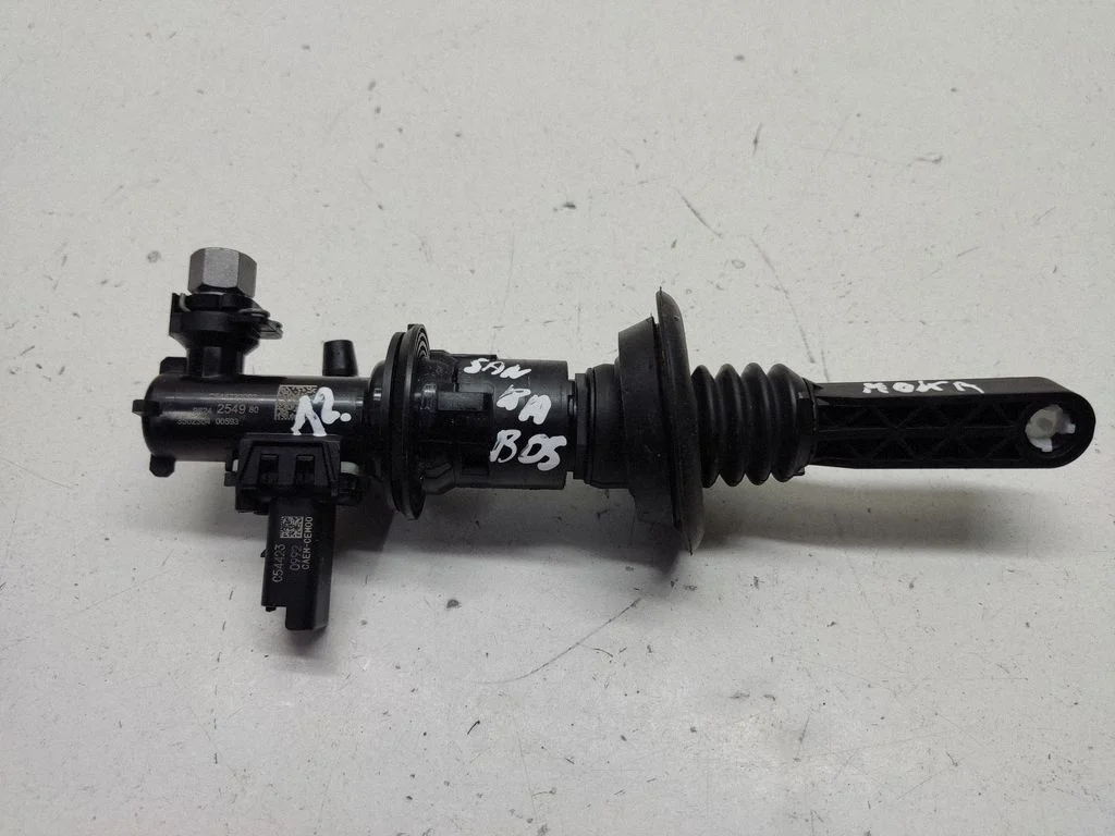 Clutch master cylinder 9824254980