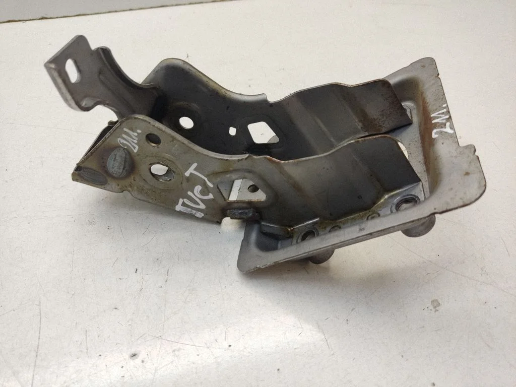 Clutch pedal mounting bracket assembly – Hyundai Tucson JM (2004-2009)