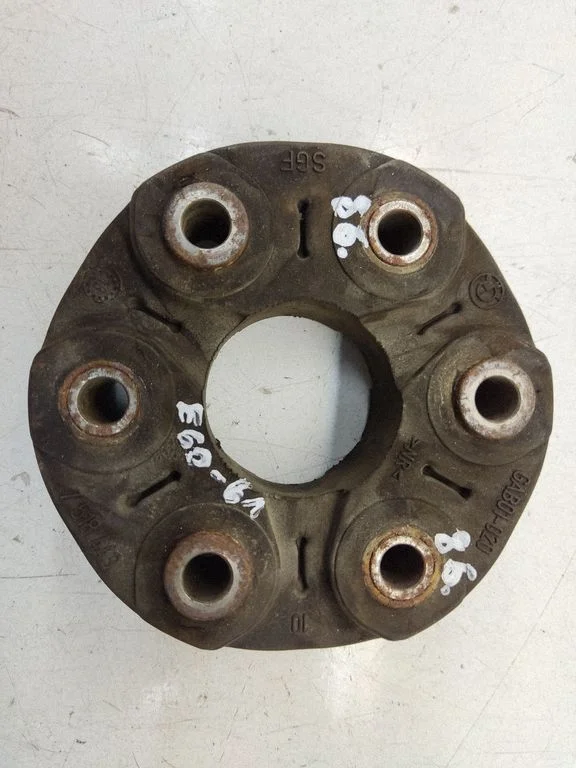 Rear prop shaft donut coupling/joint – BMW 5 Series E60 E61 (2004-2010)