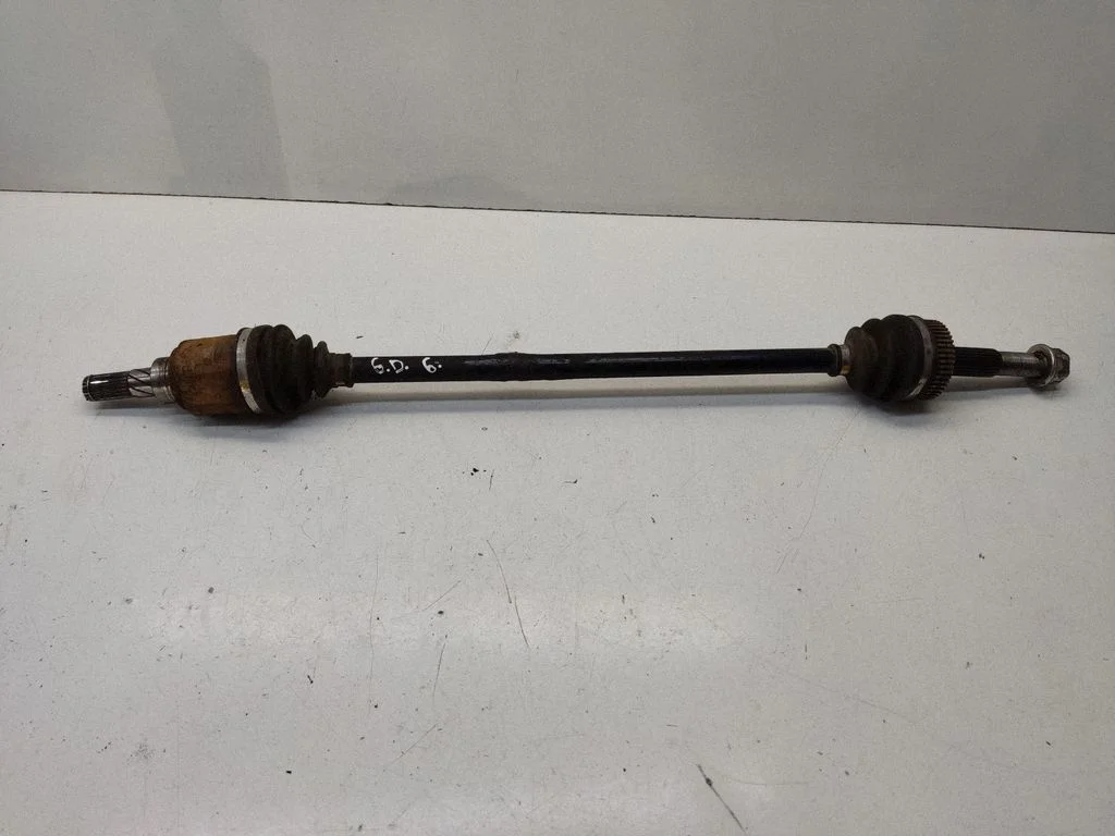 Rear driveshaft – rear right