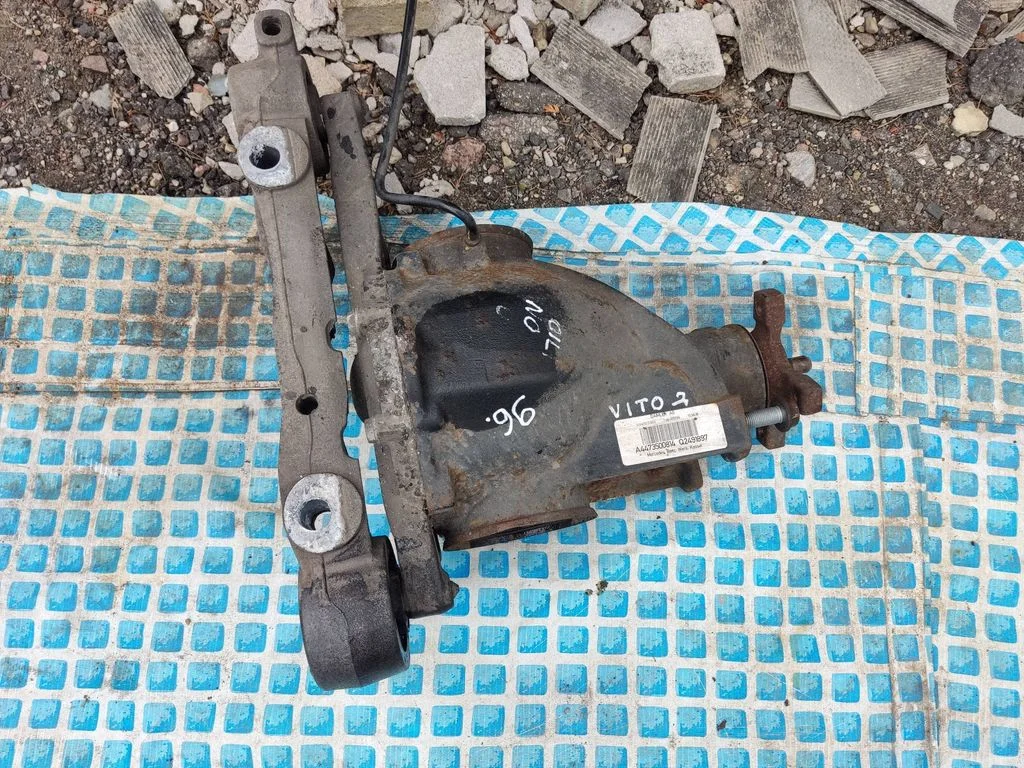 Tagumine reduktor (diferentsiaal) A4473500814