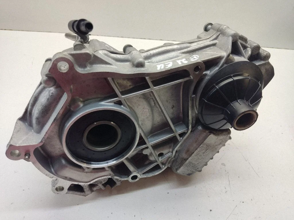Gearbox transfer box case 9469019