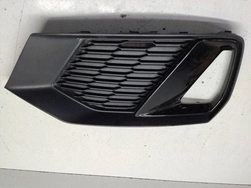 Esistange alumine võre (kolmeosaline) – Audi A7 S7 4K8 (2018-)