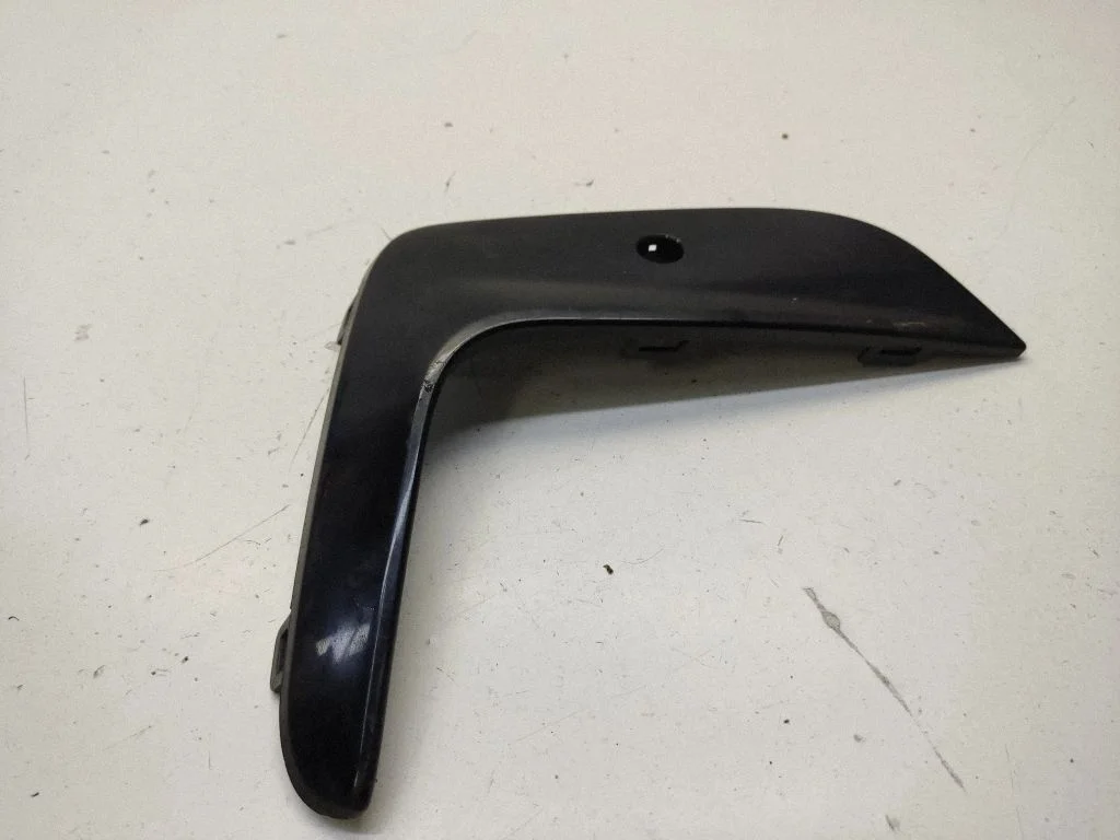 Front bumper splitter molding 8079596