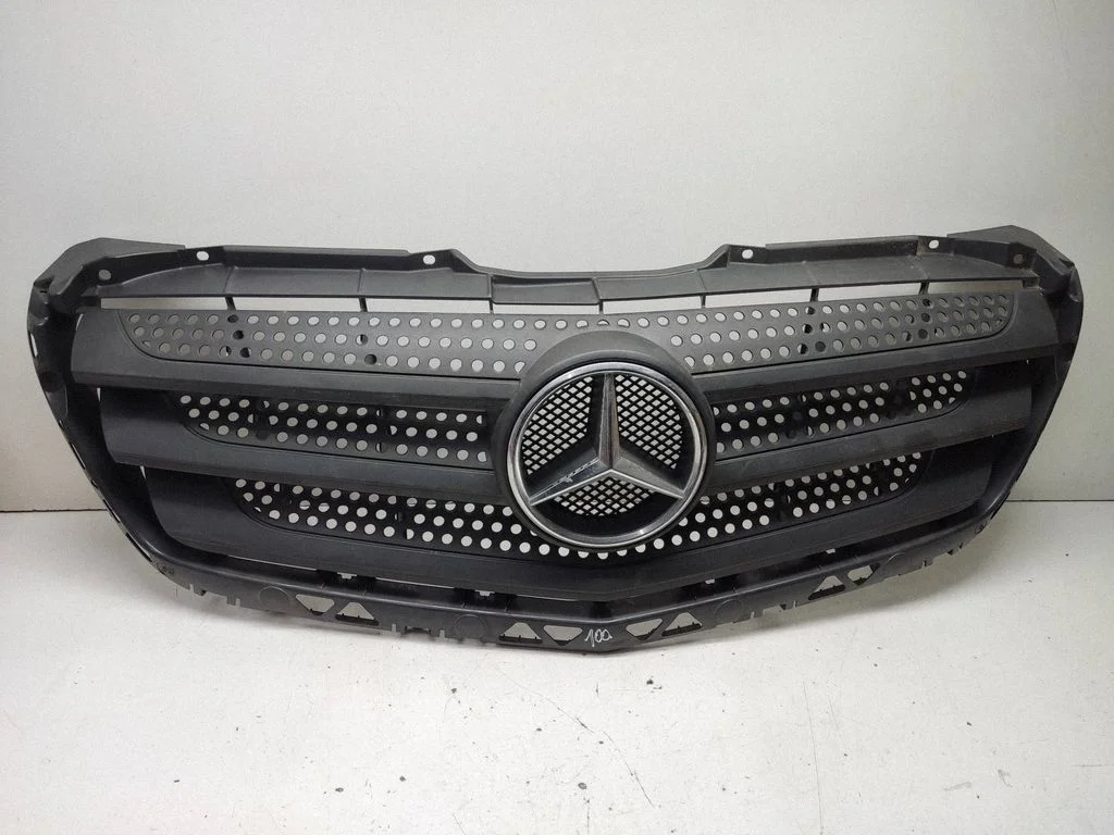 Atrapa górna (grill) A9068800785