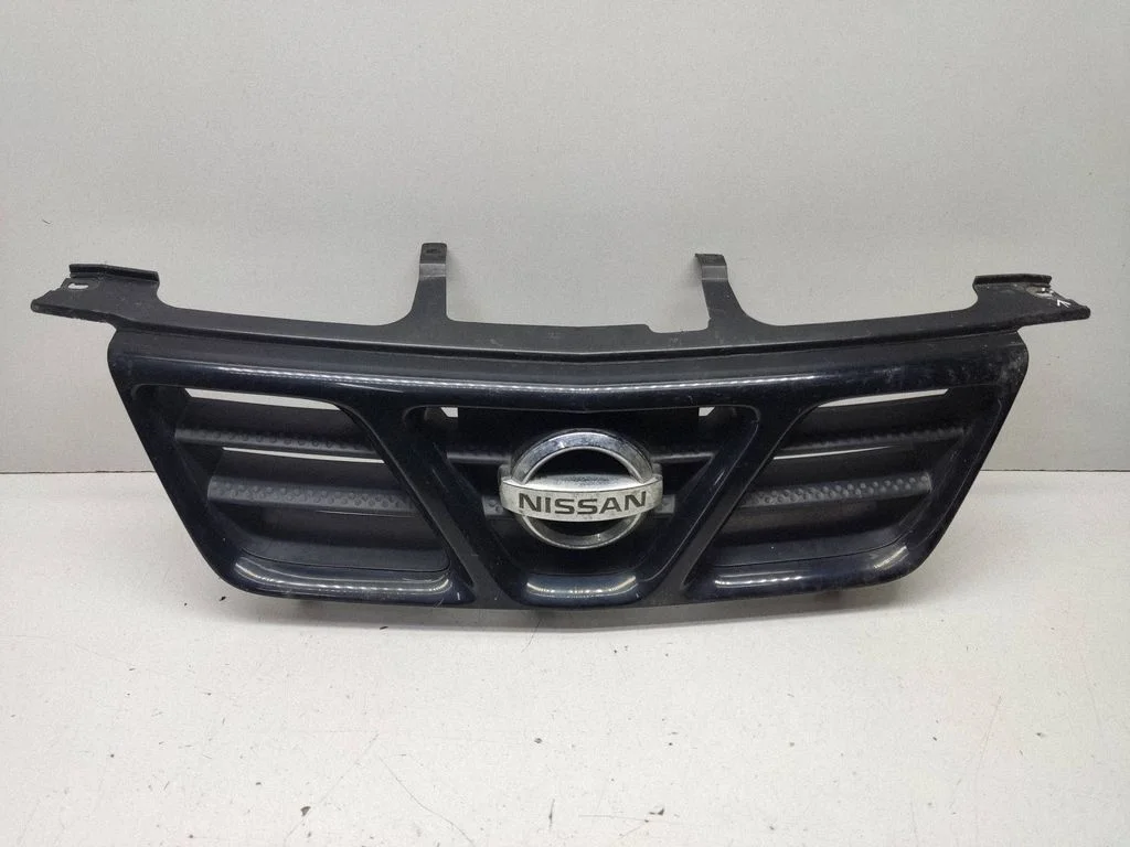 Front bumper upper radiator grill 623108H700
