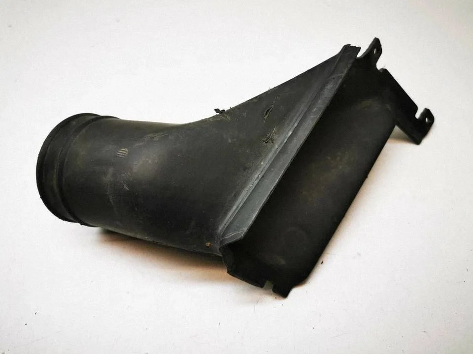 Brake cooling air channel/duct – BMW 5 Series E39 (1996-2003)