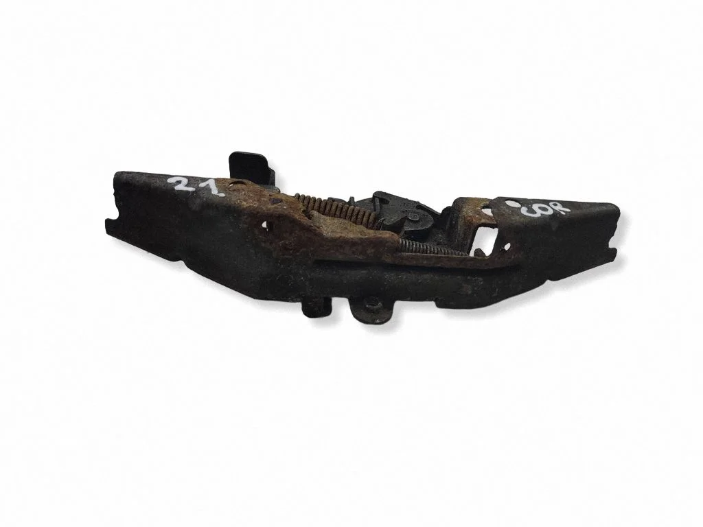 Engine bonnet/hood lock/catch – front
