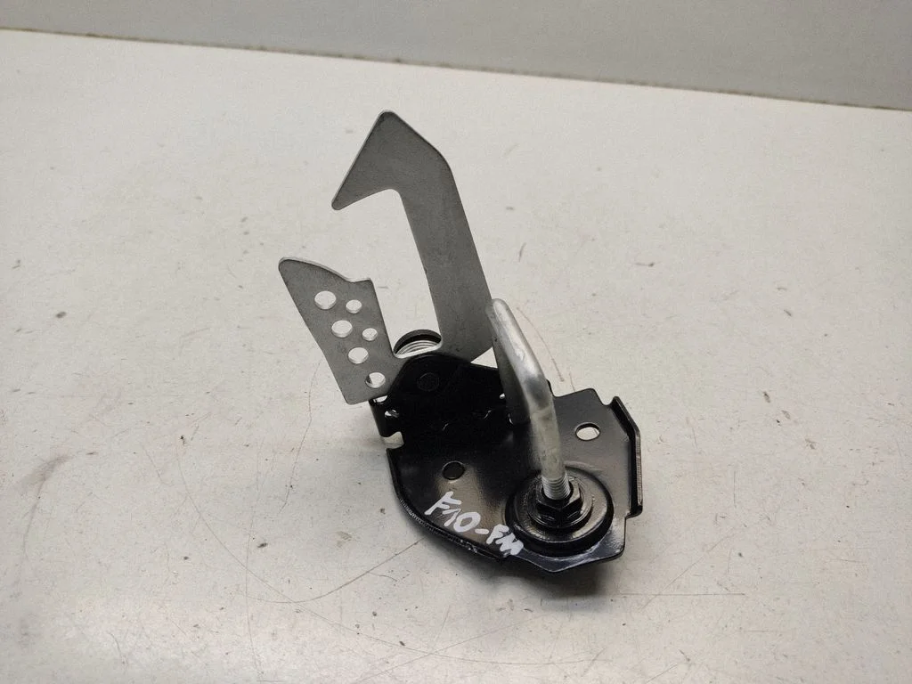 Engine bonnet/hood lock/latch loop/hook – BMW 5 Series F10 F11 (2009-2016)