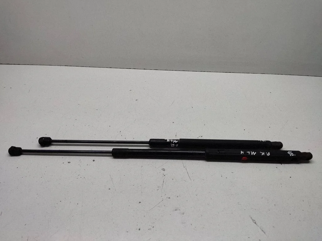 Front bonnet/hood damper/strut – Mercedes-Benz ML-Class W164 (2005-2011)