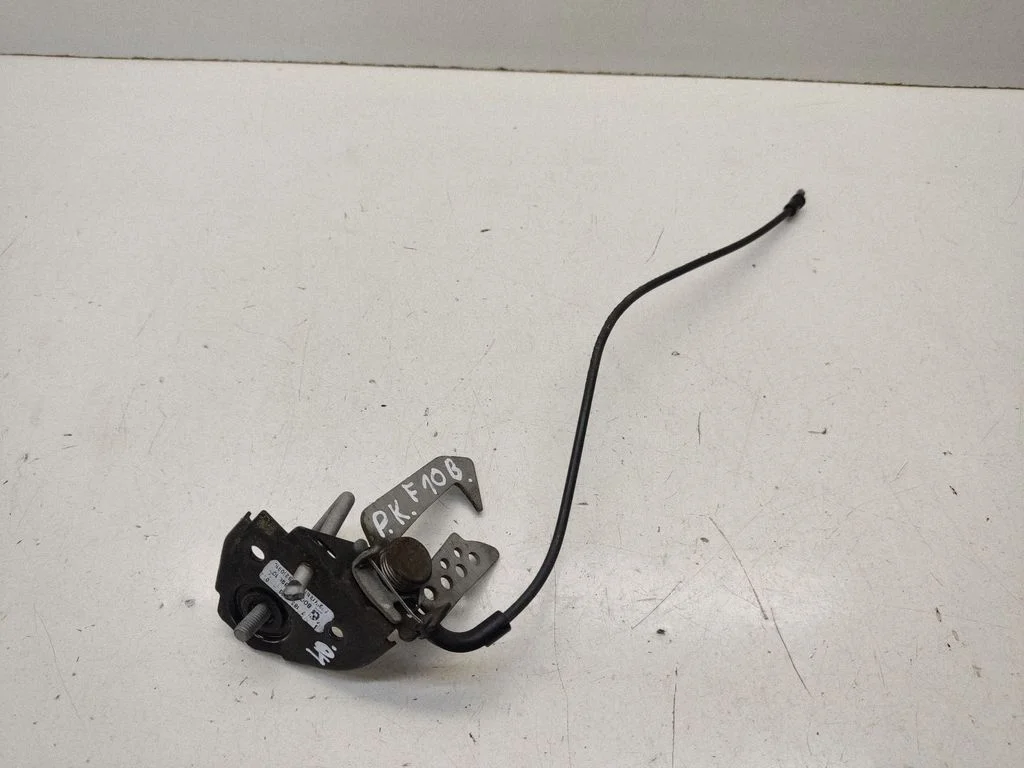 Engine bonnet/hood lock/latch loop/hook – BMW 5 Series F10 F11 (2009-2016)