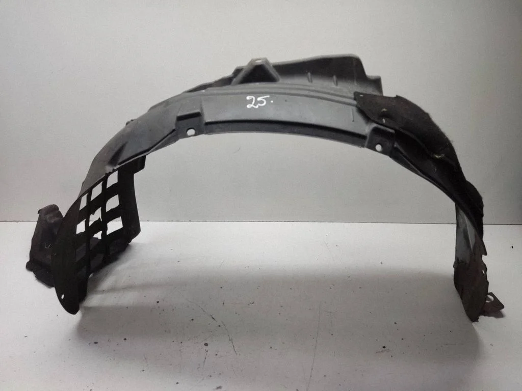 Front wheel arch liner splash guards 63841AV500