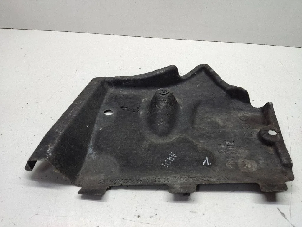Center/middle under tray cover 4G0825201