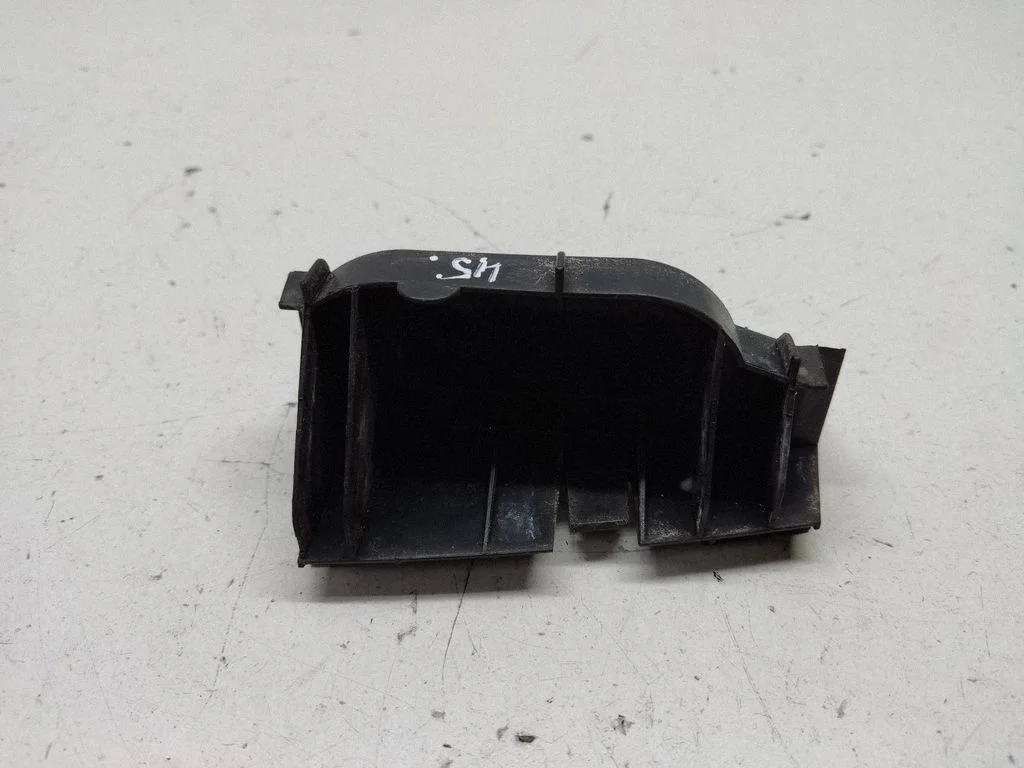 Rear bumper mounting bracket – Toyota Corolla E120 E130 (2004-2007)
