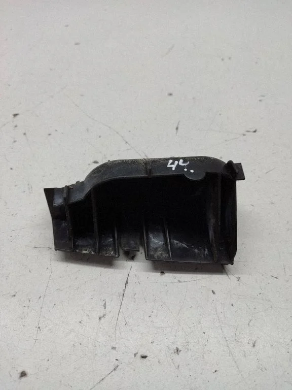 Rear bumper mounting bracket – Toyota Corolla E120 E130 (2004-2007)