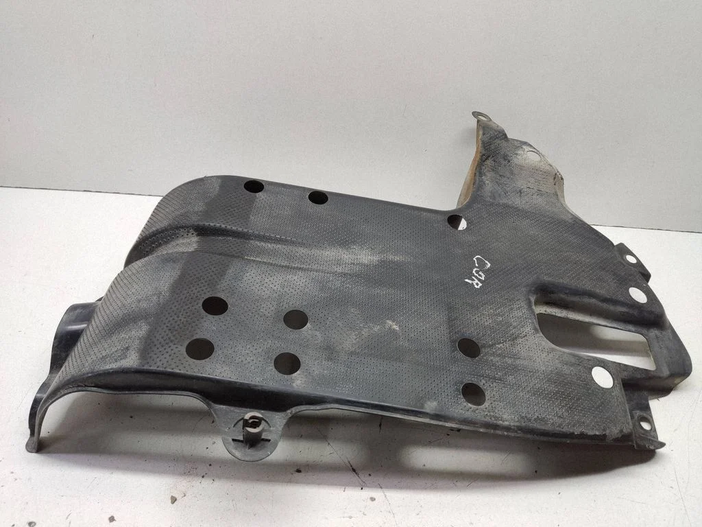 Engine splash shield/under tray – Toyota Corolla E120 E130 (2004-2007)