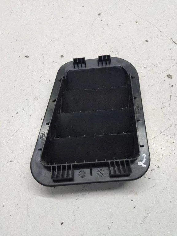Quarter panel pressure vent 97510C8000