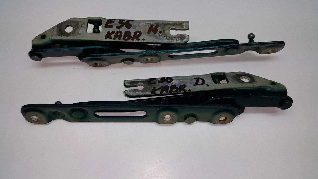 Tailgate/trunk/boot hinge
