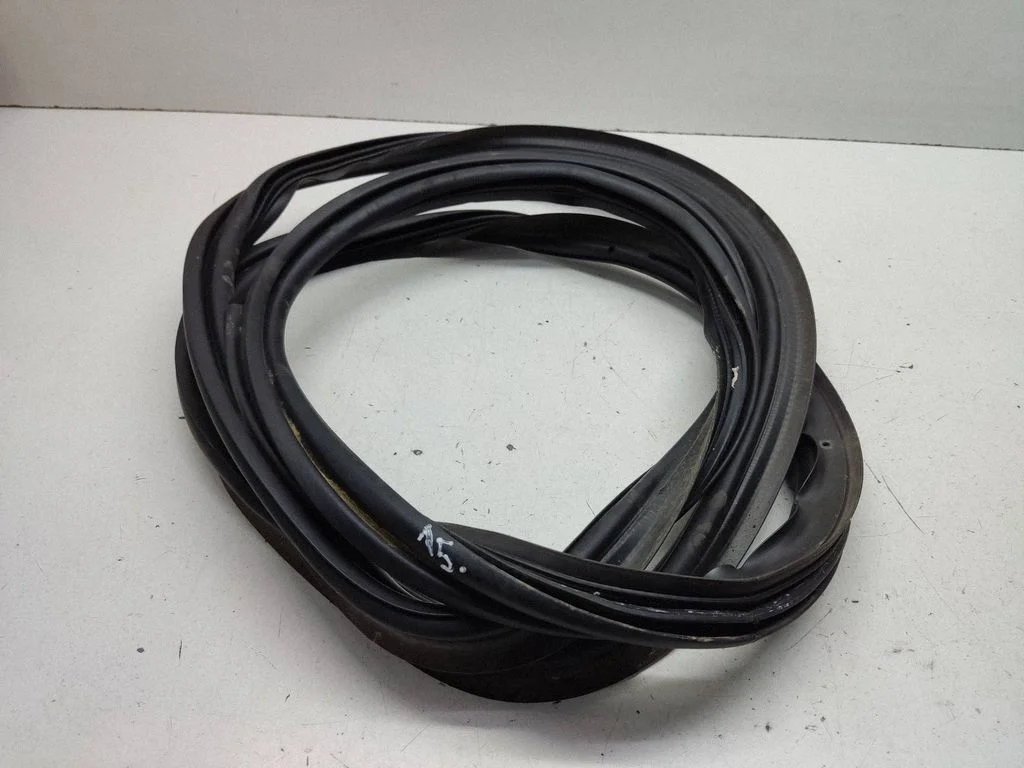 Loading door rubber seal (on body) – Mercedes-Benz E-Class W213 (2016-)
