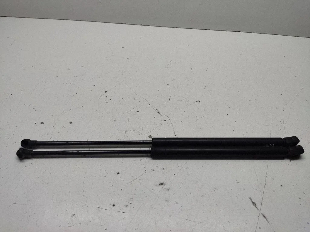 Aizmugurējā vāka amortizators – Volkswagen Golf IV (1998-2005)