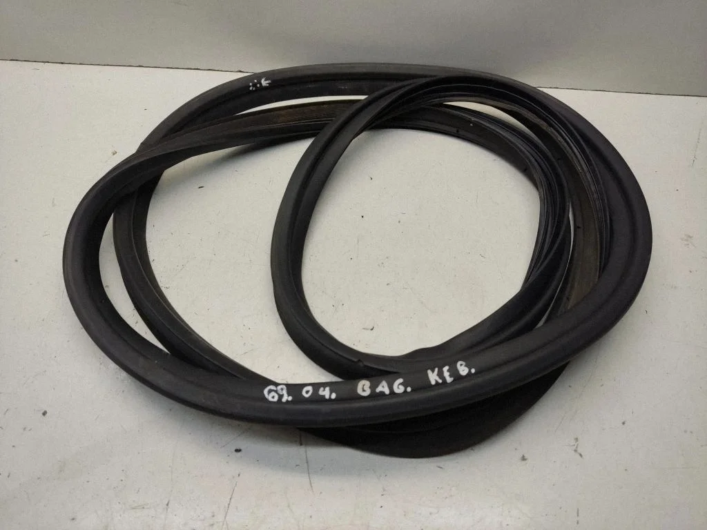Loading door rubber seal (on body) 87321D4300