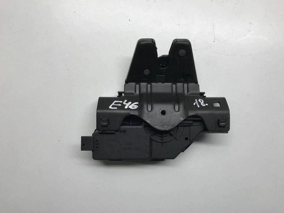 Tailgate/trunk/boot lock/catch/latch 8196401