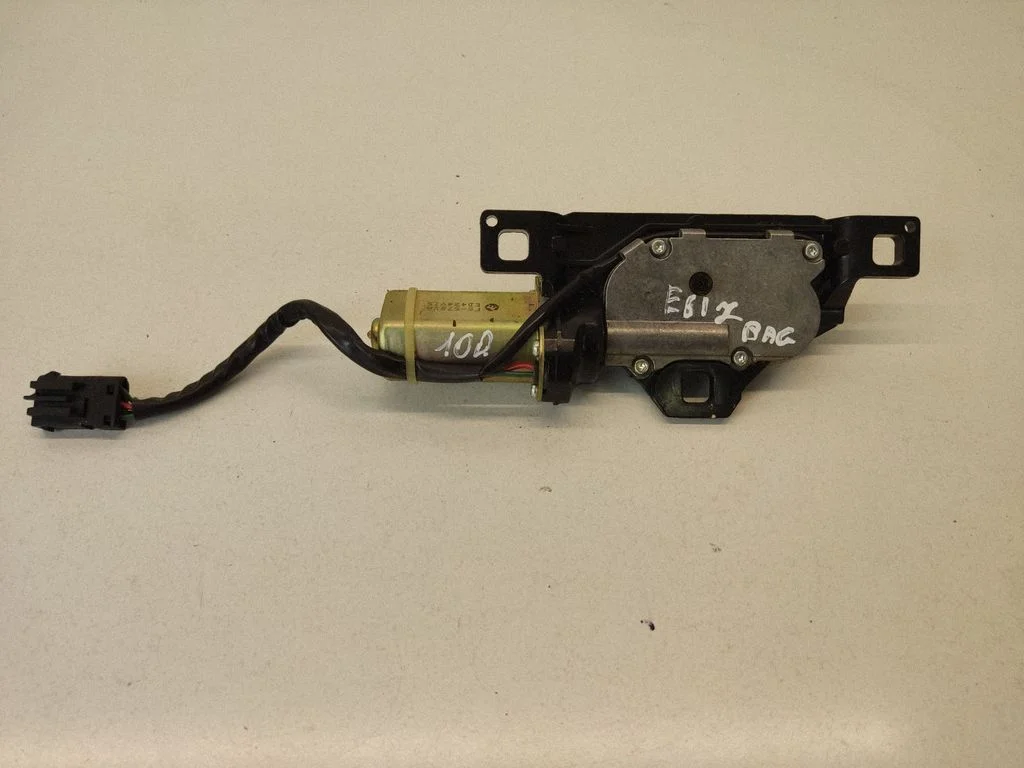 Tailgate/trunk/boot lift motor – BMW 5 Series E60 E61 (2004-2010)