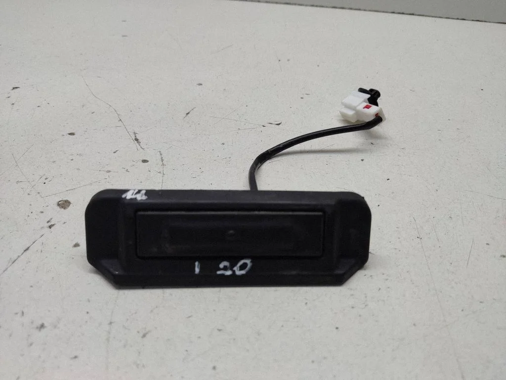 Tailgate/trunk/boot exterior handle – rear