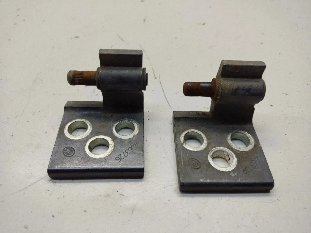 Front door hinges set A063726