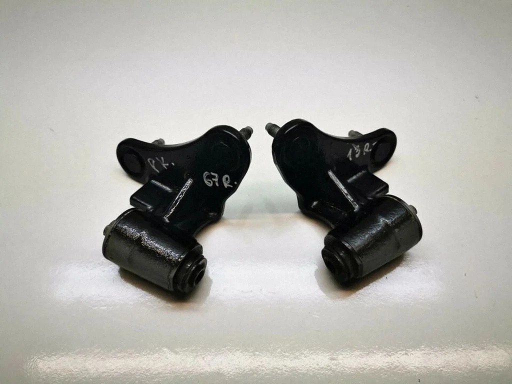 Front door hinges set