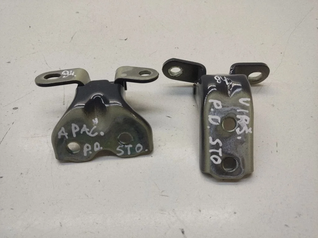 Front door hinges set – front right