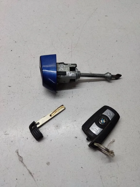 Front door lock (next to the handle) – BMW X1 E84 (2009-2015)