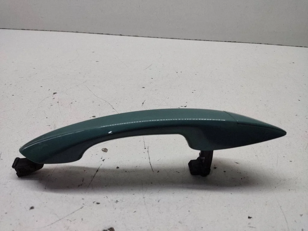 Front door exterior handle – right