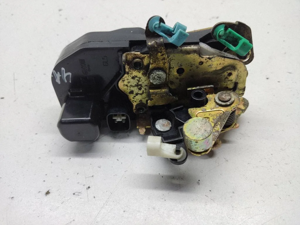 Front door lock – left
