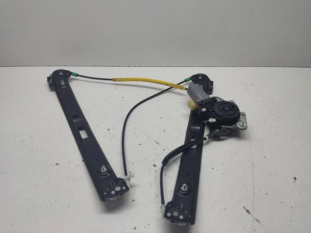 Front door window regulator with motor 83620630