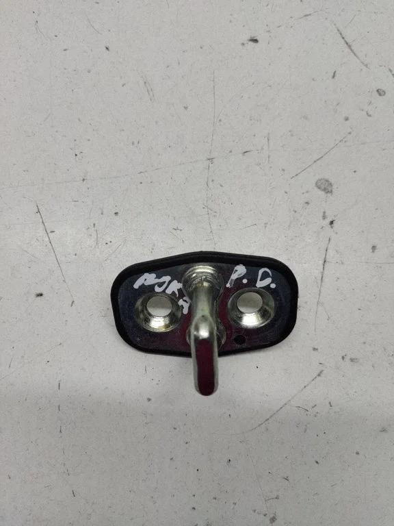 Front door lock loop/hook striker – Opel Mokka X (2019-)