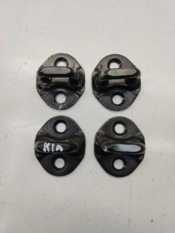 Front door lock loop/hook striker – KIA Sportage (2005-2010)