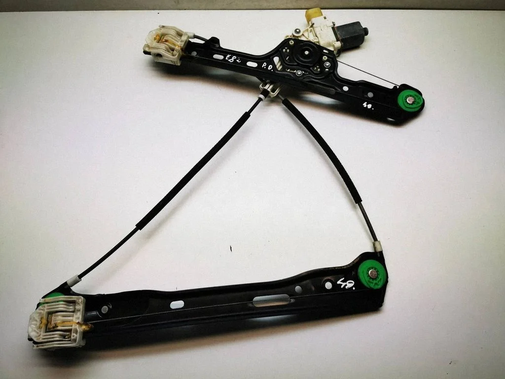 Front door window regulator with motor – BMW 1 Series E81 E87 (2004-2011)