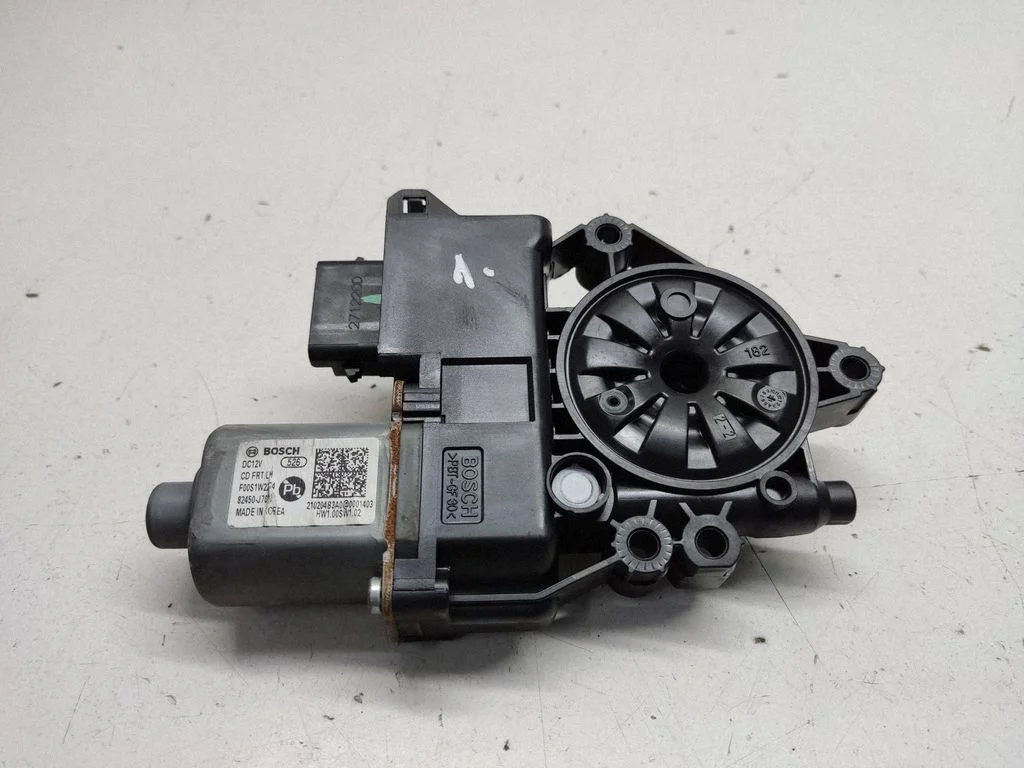 Front door window regulator motor 82450J7010
