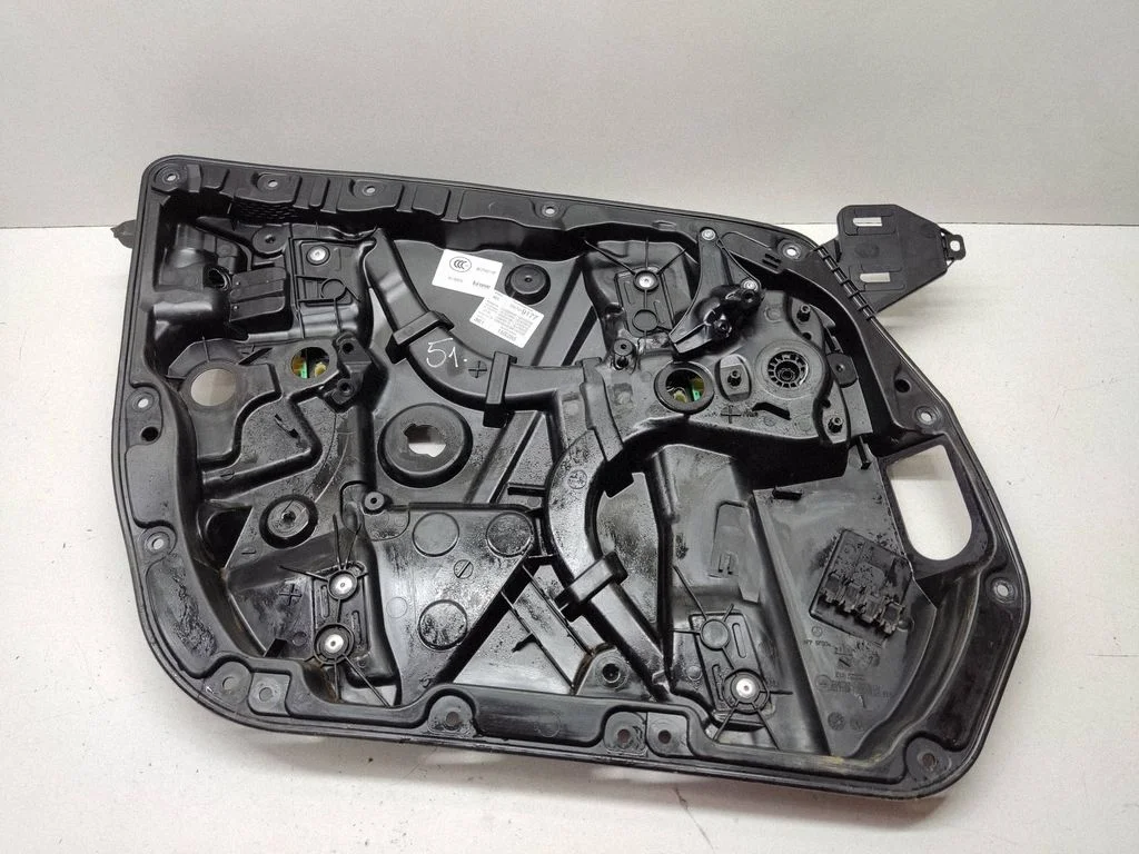 Front window lifting mechanism without motor – Mercedes-Benz E-Class W213 (2016-)