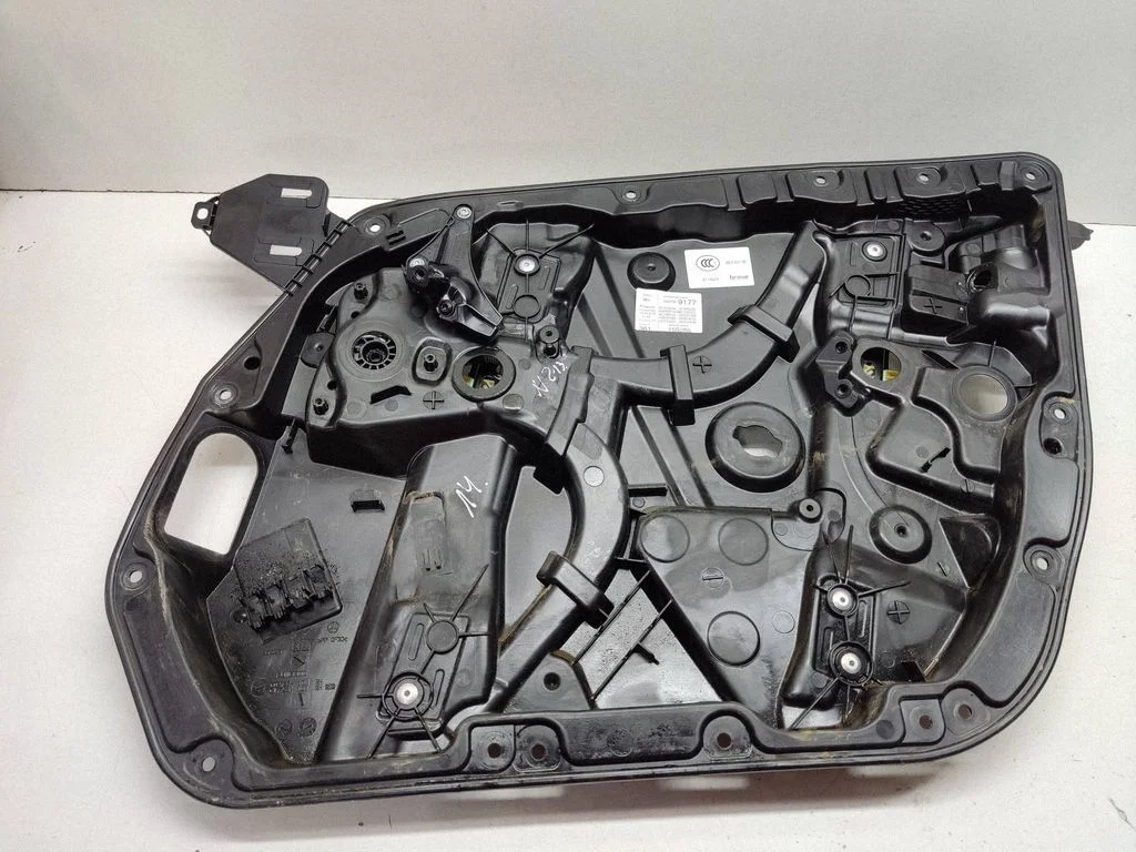 Front window lifting mechanism without motor – Mercedes-Benz E-Class W213 (2016-)
