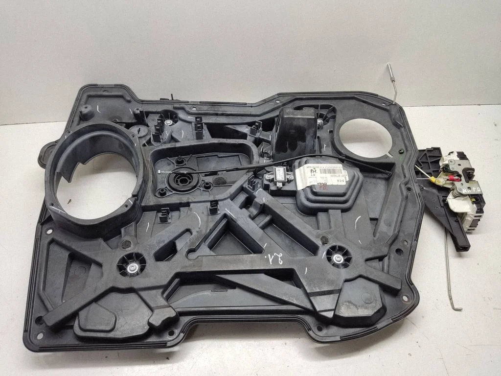 Front window lifting mechanism without motor – Chrysler Grand Voyager V (2007-2015)