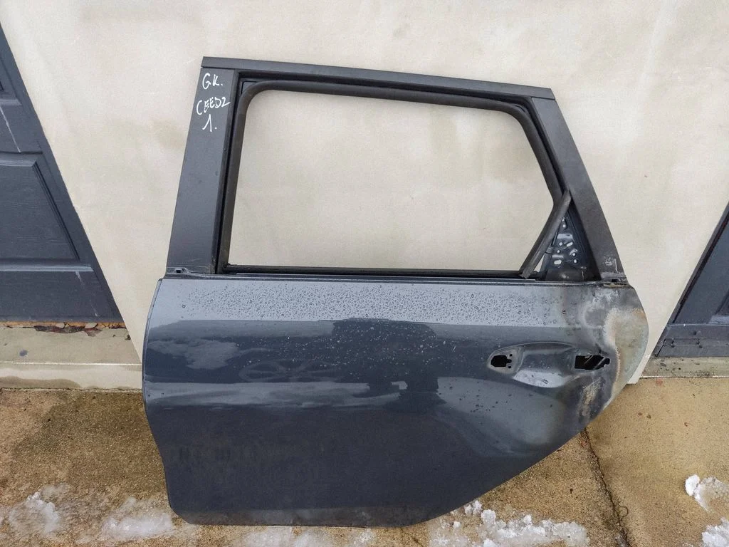 Rear door – left