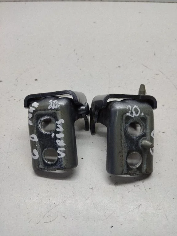 Tagaukse hingede komplekt 300U3
