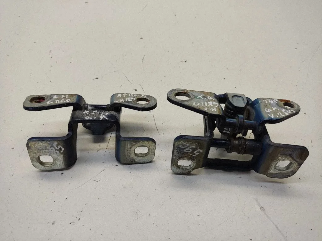 Tagaukse hingede komplekt A046923