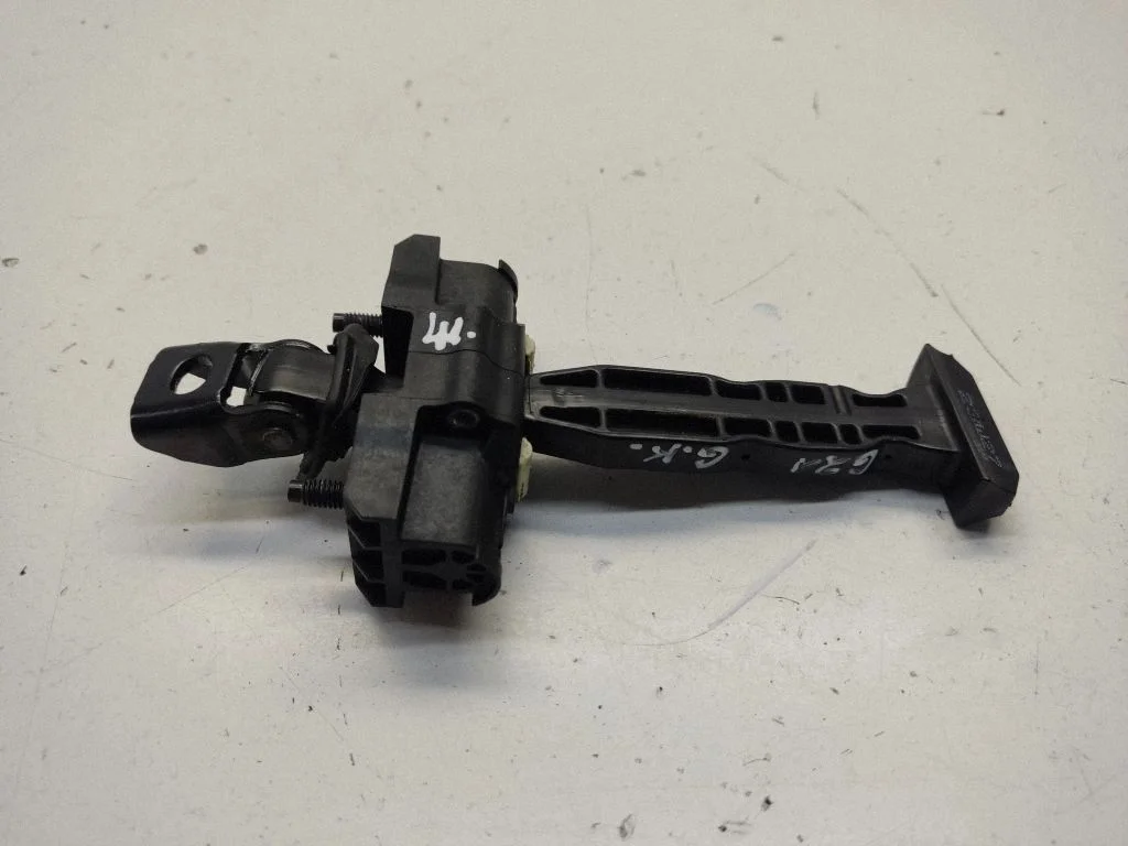 Rear door check strap stopper – BMW 3 Series G20 G21 (2019-)