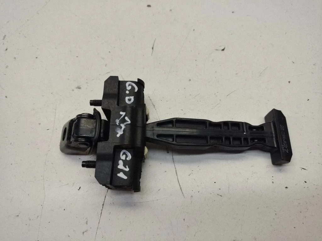 Rear door check strap stopper – BMW 3 Series G20 G21 (2019-)