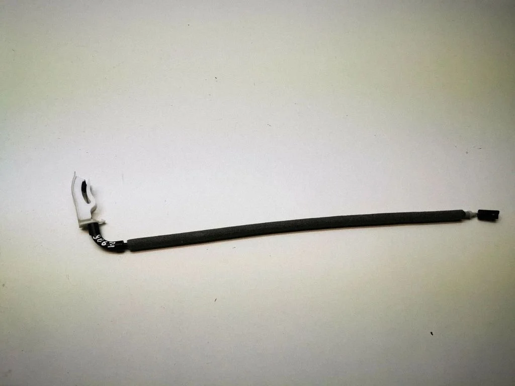 Rear door cable line 3924754