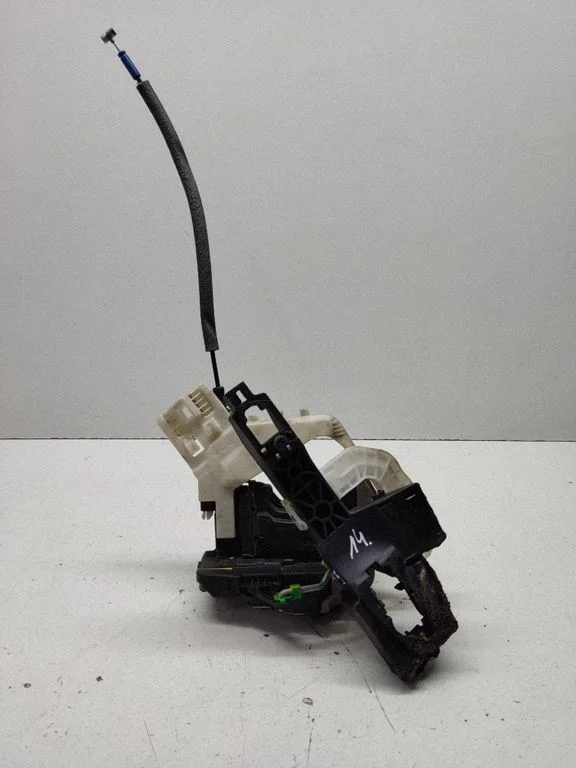 Rear door lock 81410J7000