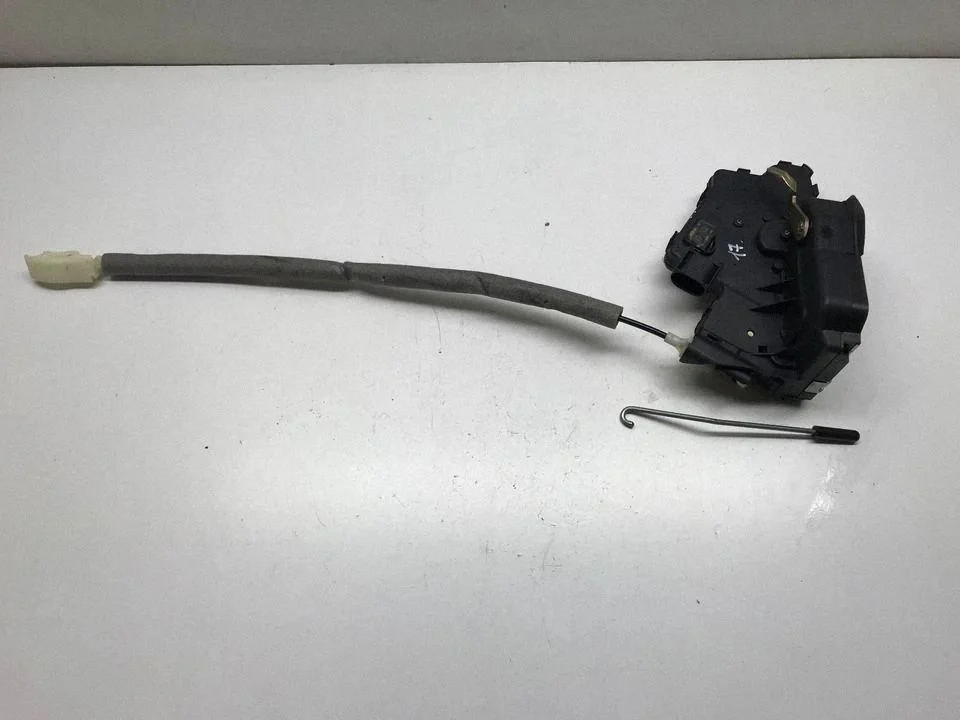 Rear door lock 8196033